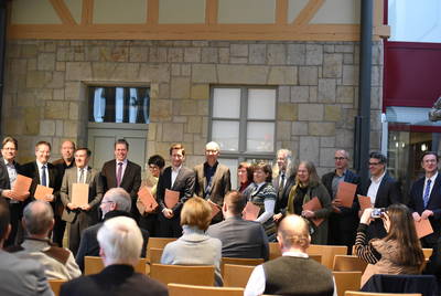 Die Teilnehmerinnen und Teilnehmer des Notfallverbunds mit der unterschriebenen Notfallvereinbarung. Bild: Museumsverband Sachsen-Anhalt, F. Haar