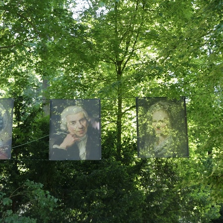 Das „Außer-Haus“-Projekt des Gleimhauses an den Ruinen des Badehauses im Landschaftspark Spiegelsberge ; Foto: Gleimhaus