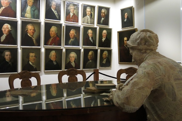 Johann Wilhelm Ludwig Gleim im Freundschaftstempel sitzend
