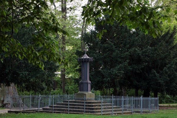 Gleims Grabmal im Park am Poetengang